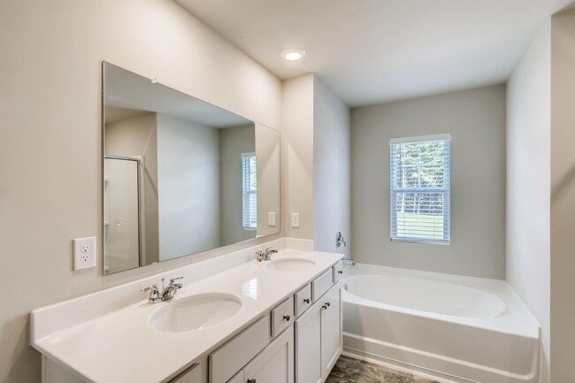 Building Photo - 250 Sweet Bay Ln