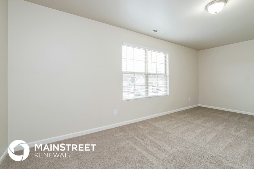 Building Photo - 1445 Lombar St