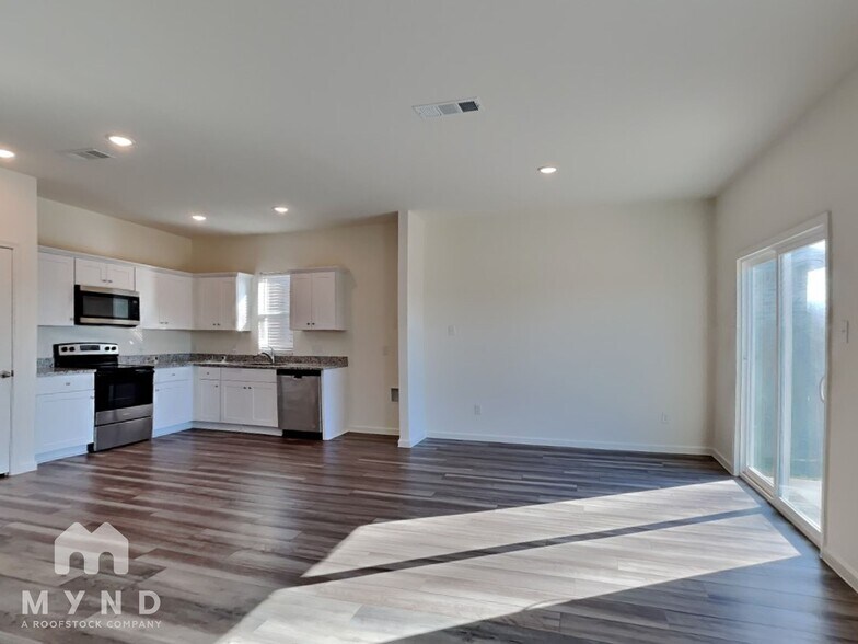 Building Photo - 5549 Ladytown Ln