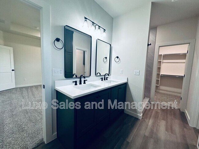 Building Photo - 16305 Villa Valeria Way