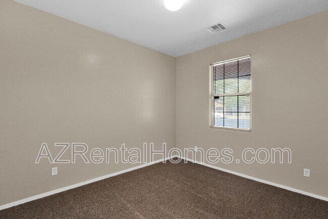 Building Photo - 6308 S 69th Glen