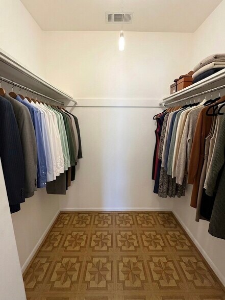 Walking closet - 9921 Bustleton Ave