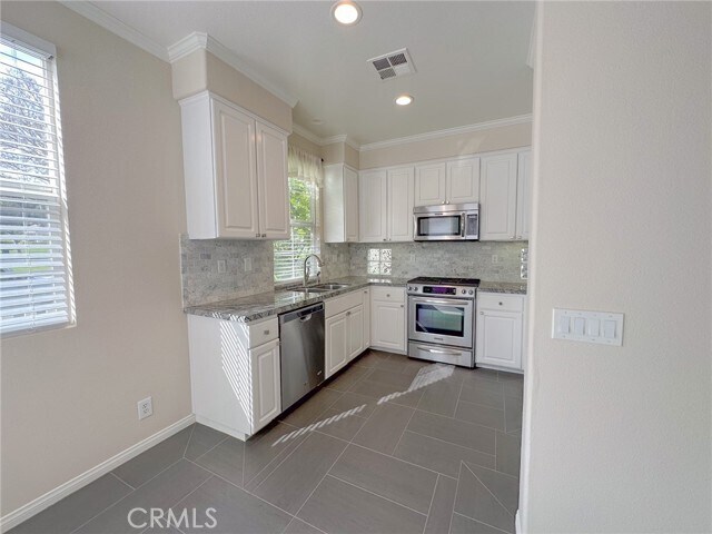 Building Photo - 16 First St