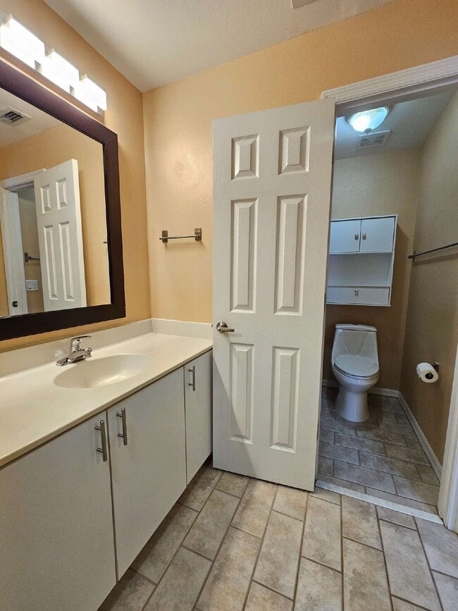 Building Photo - West Melbourne Home