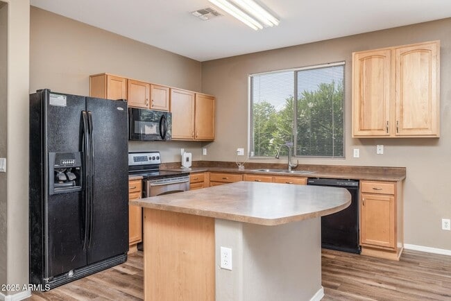 Building Photo - 3148 W Maldonado Rd