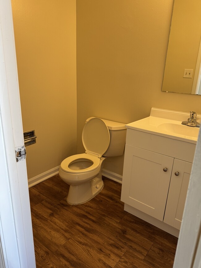 Building Photo - 257 N Court St