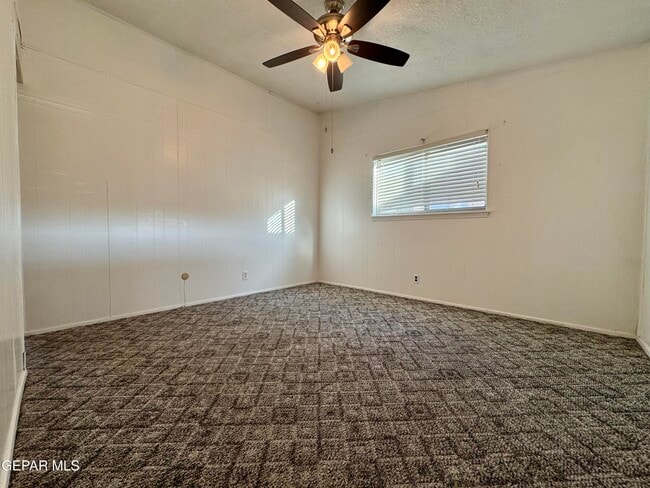 Building Photo - 10213 Saigon Dr