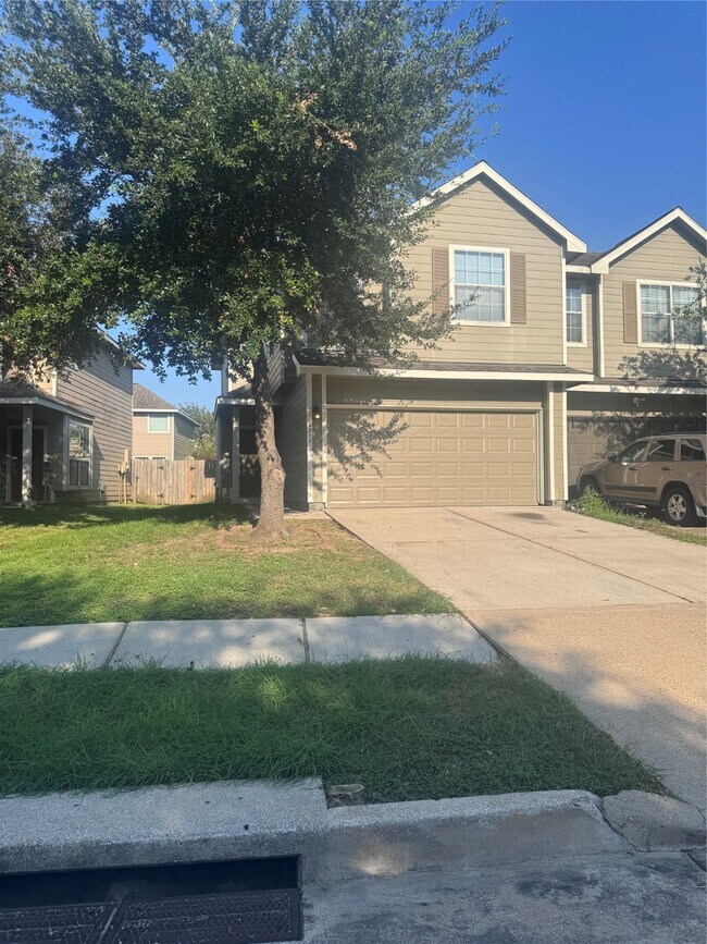 Building Photo - 6213 Stoney Creek Dr