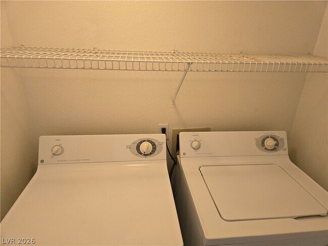 Building Photo - 5125 W Reno Ave