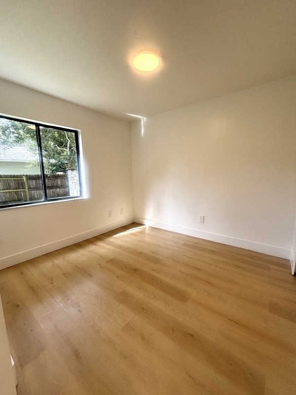 Building Photo - 640 Macduff Ln