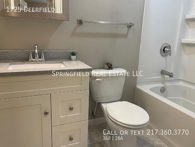 Building Photo - 1725 Deerfield-