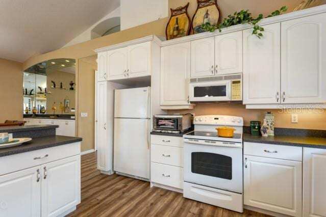 Building Photo - 497 Grandview Ave