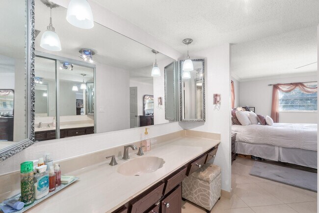 Building Photo - 4191 NW 41st St