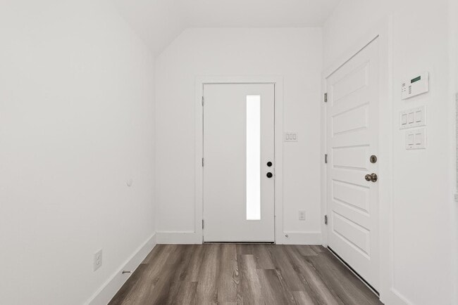 Building Photo - 5304 Lynnfield St