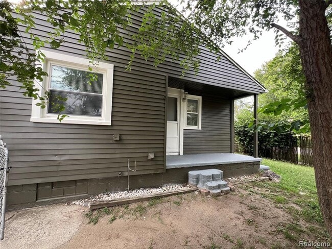 Building Photo - 2504 Bannister St