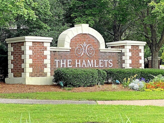 Building Photo - 121 Sully St