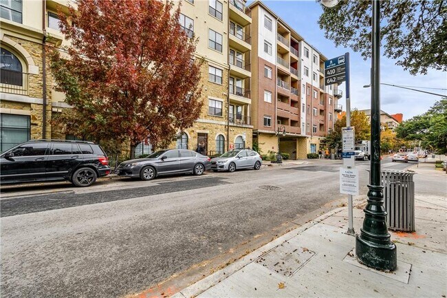 Building Photo - 2510 San Gabriel St