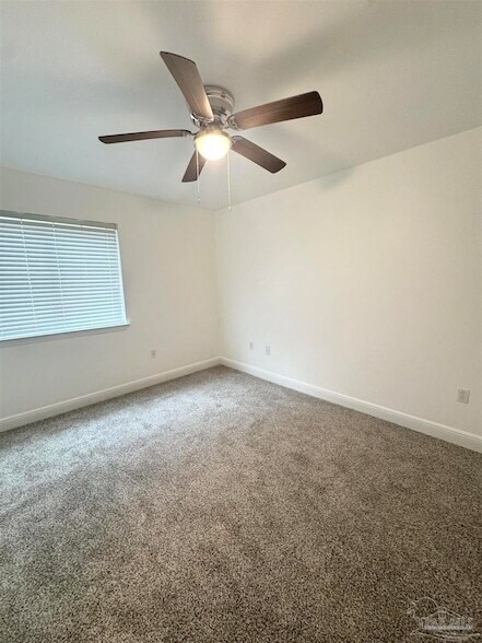 Building Photo - 872 Solimar Way