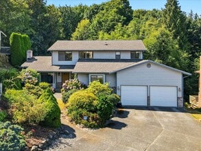 Building Photo - 5Bd/2.5Ba Everett Home