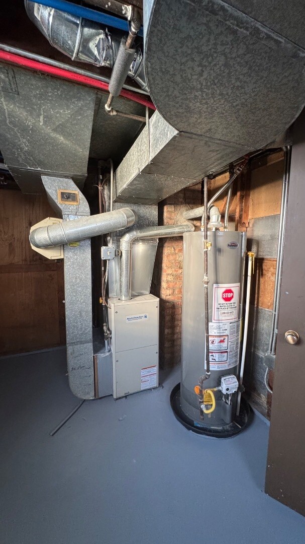 Building Photo - 2162 Vermont St