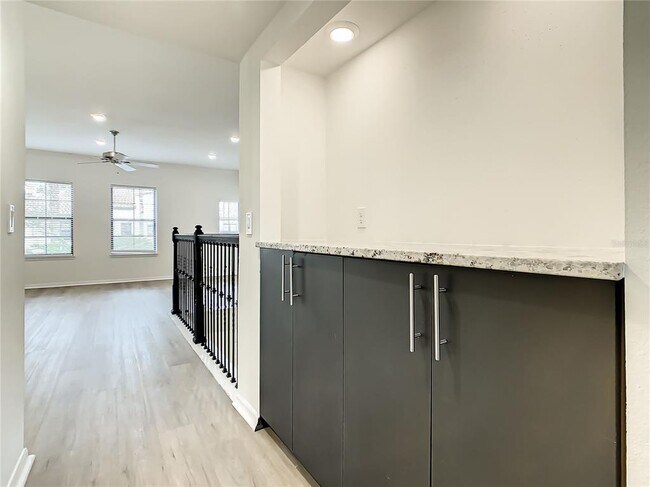 Building Photo - 1001 Via Santae Ln