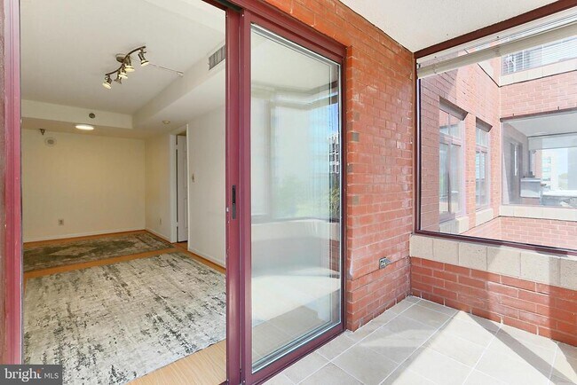 Building Photo - 2400 Clarendon Blvd