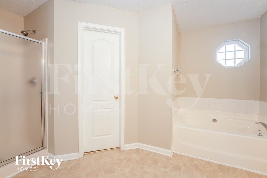 Building Photo - 5435 Yellow Pine Dr