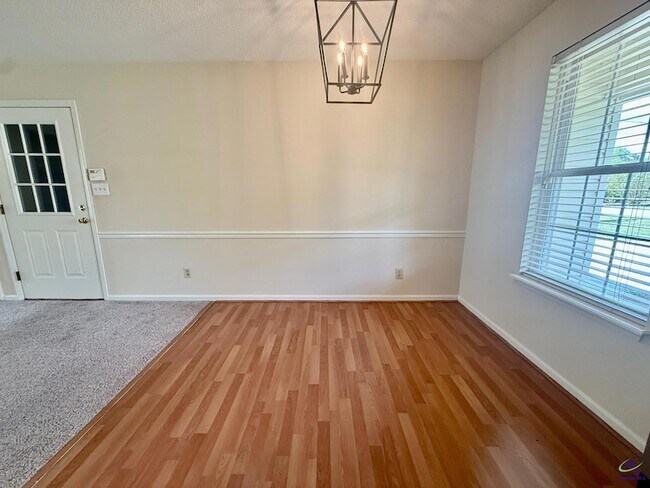 Building Photo - 104 Water Dr