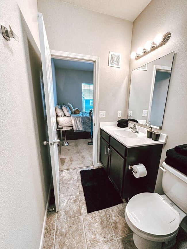 Building Photo - 525 S Patterson Dr