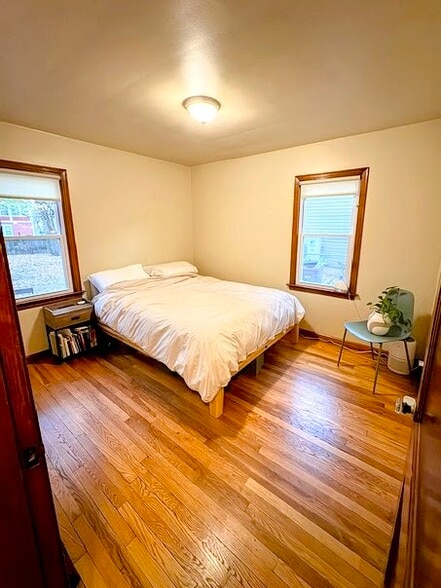 Building Photo - 211 Montgomery Ave