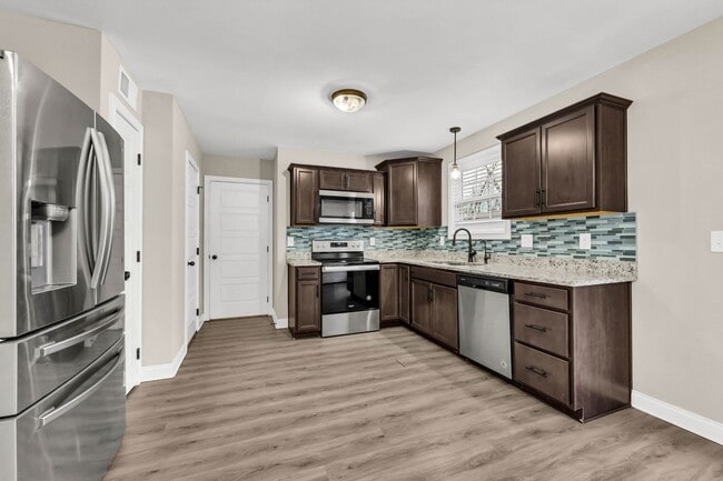 Building Photo - 1197 Old Charlotte Trace