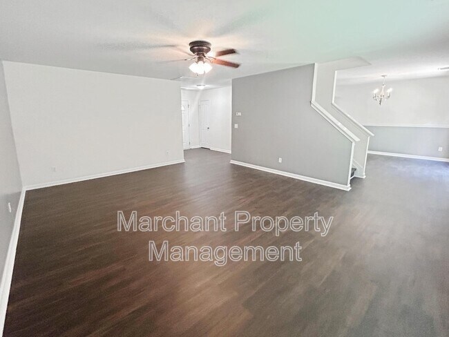 Building Photo - 510 Riello Dr
