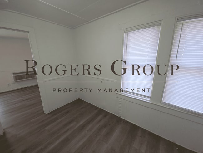 Building Photo - #450 - 116-118 Ramsey St Duplex