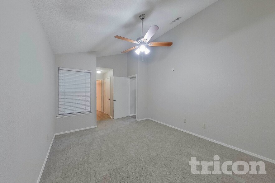 Building Photo - 806 Gable Ave