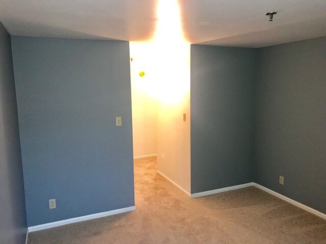 Building Photo - 270 E Highland Ave