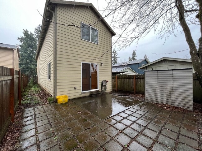 Building Photo - Brentwood Park Home - 3 Bedrooms, 2 baths 1,506 sq. ft.