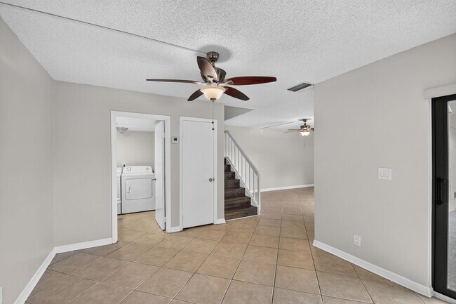 Building Photo - 744 Springdale Cir