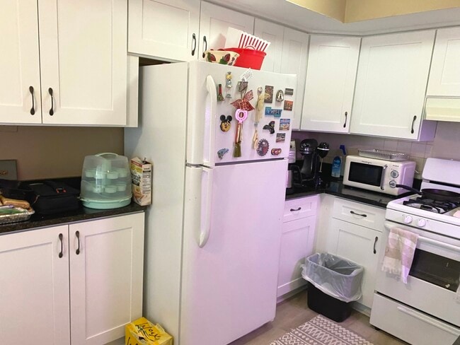 Building Photo - 322 Inverrary Ln