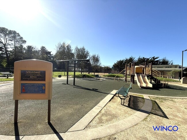 Building Photo - 372 Avalon Dr