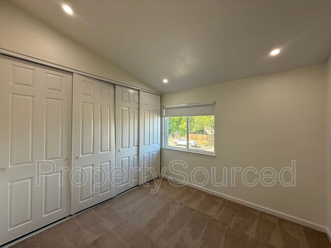 Building Photo - 1520 Andrew St