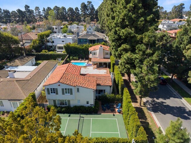 Building Photo - 2520 Alta Ave