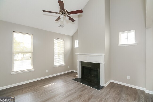 Building Photo - 4627 Legacy Square
