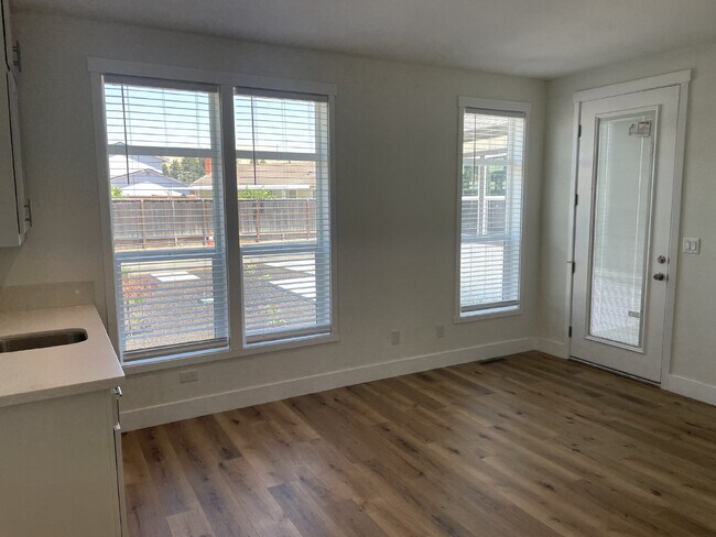Building Photo - 1705 Berrywood Dr