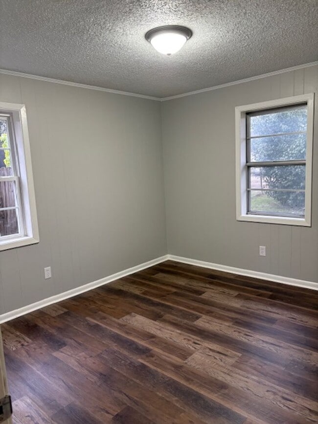 Building Photo - Renovated 3 Bedroom 1 Bath Home for Rent!