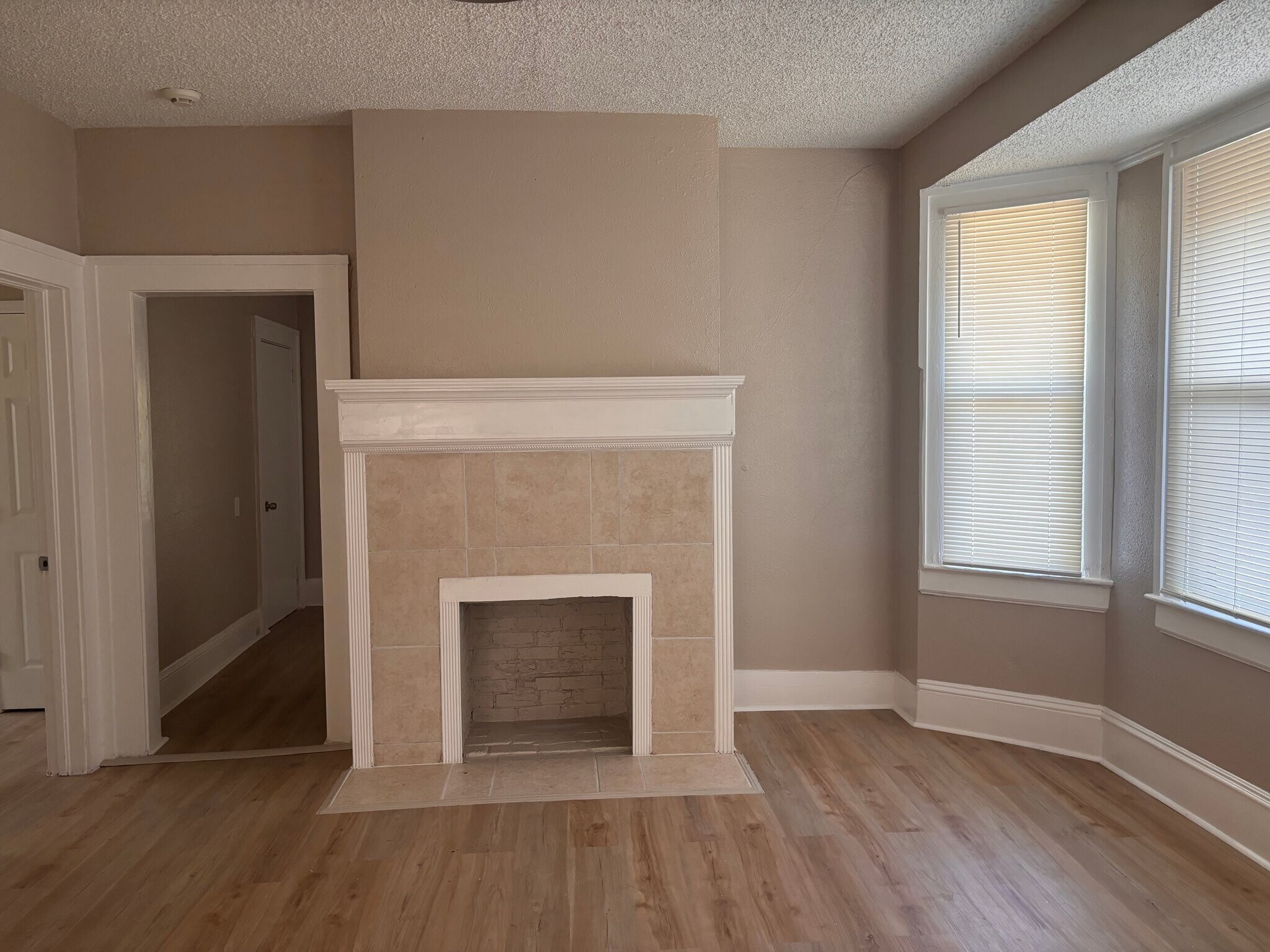 Building Photo - 617 Ivy St