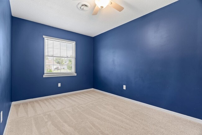 Building Photo - Charming 3BR with Fenced Yard