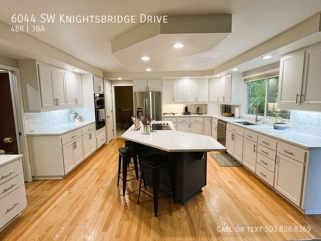 Building Photo - 6044 SW Knightsbridge Dr