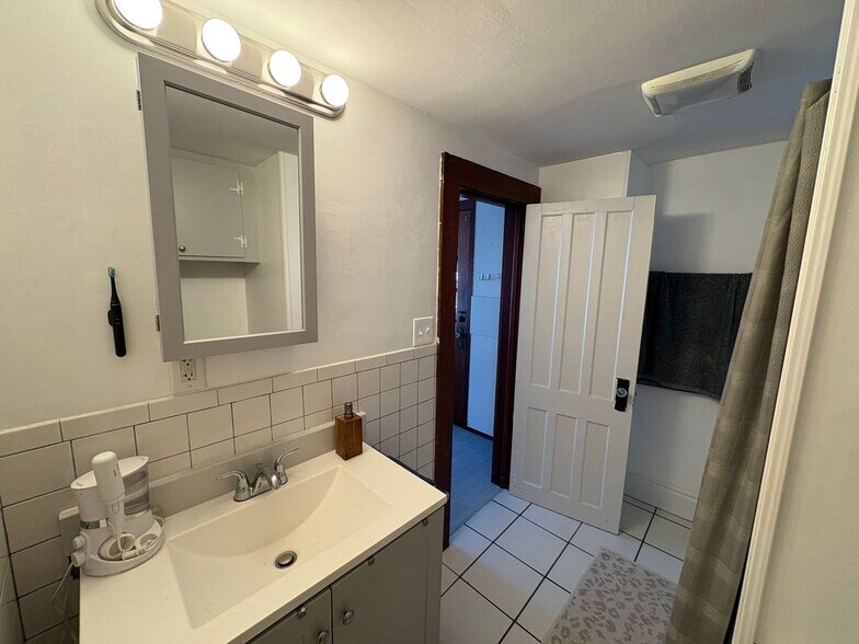 Building Photo - 3729 NY-43