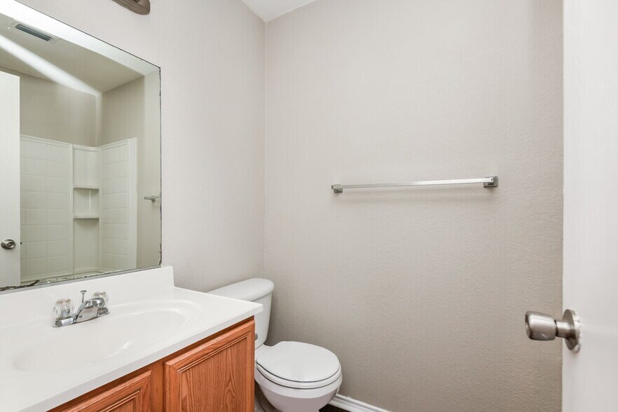 Building Photo - 1508 Queens Brook Ln