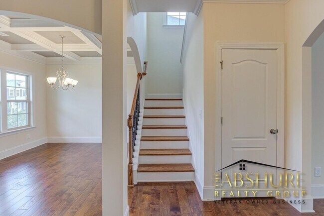 Building Photo - 112 Cahors Trail